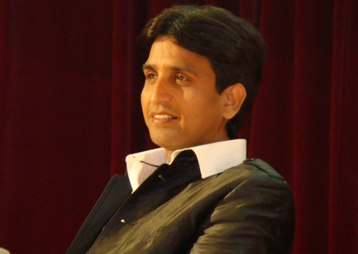 kumar vishwas1